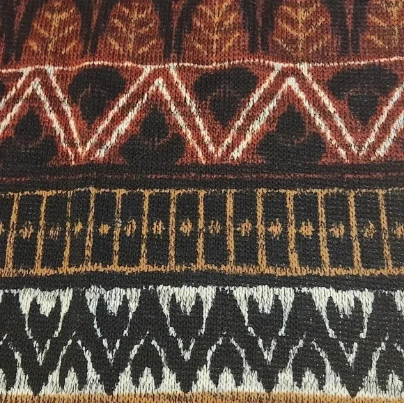 NWOT Mine unique soft sweater skirt in a striped Navaho print Size Small - Picture 4 of 4